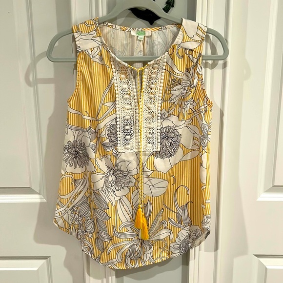 Jade Tops - Jade Melody Tam Sleeveless embroidered blouse with tassels XS